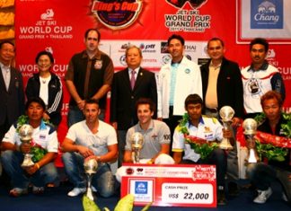 King’s Cup winners pose with dignitaries and officials during the trophy presentation. (Photo/www.jetski-worldcup.com)
